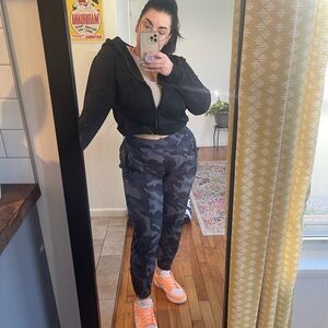 Old Navy Stretch Tech Grey Blue Camo Joggers